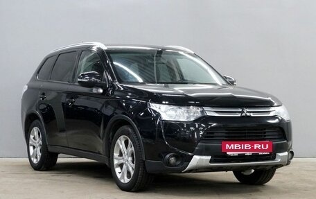 Mitsubishi Outlander III рестайлинг 3, 2014 год, 1 290 000 рублей, 3 фотография