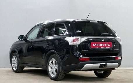 Mitsubishi Outlander III рестайлинг 3, 2014 год, 1 290 000 рублей, 8 фотография