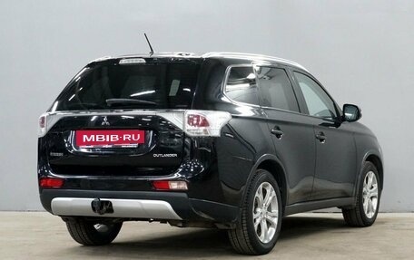 Mitsubishi Outlander III рестайлинг 3, 2014 год, 1 290 000 рублей, 6 фотография