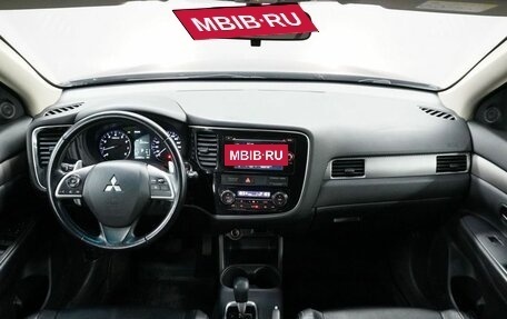 Mitsubishi Outlander III рестайлинг 3, 2014 год, 1 290 000 рублей, 15 фотография