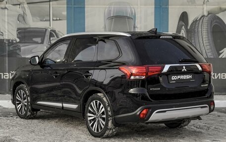 Mitsubishi Outlander III рестайлинг 3, 2019 год, 2 419 000 рублей, 2 фотография