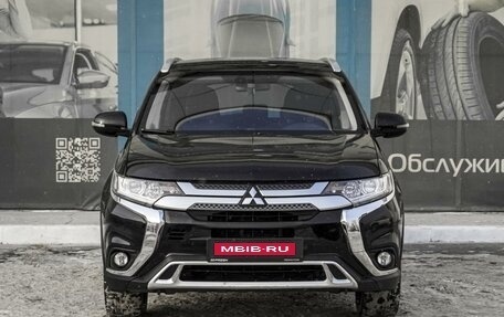 Mitsubishi Outlander III рестайлинг 3, 2019 год, 2 419 000 рублей, 3 фотография