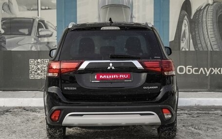 Mitsubishi Outlander III рестайлинг 3, 2019 год, 2 419 000 рублей, 4 фотография