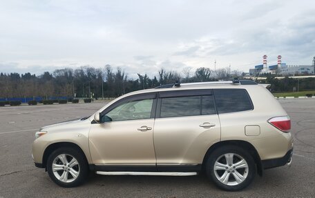 Toyota Highlander III, 2011 год, 2 200 000 рублей, 4 фотография