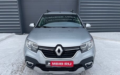 Renault Sandero II рестайлинг, 2022 год, 1 700 000 рублей, 2 фотография