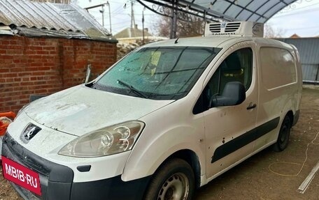 Peugeot Partner II рестайлинг 2, 2010 год, 400 000 рублей, 2 фотография