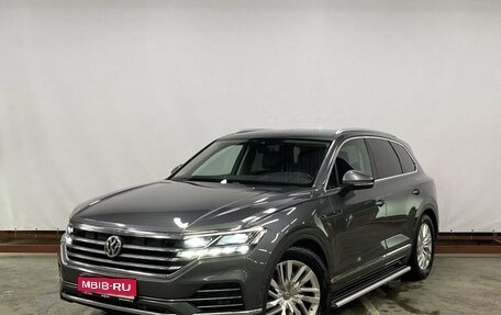 Volkswagen Touareg III, 2019 год, 5 199 000 рублей, 1 фотография