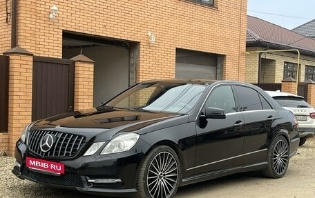 Mercedes-Benz E-Класс, 2011 год, 1 850 000 рублей, 3 фотография