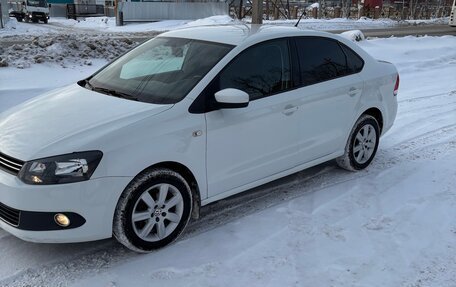 Volkswagen Polo VI (EU Market), 2014 год, 950 000 рублей, 2 фотография