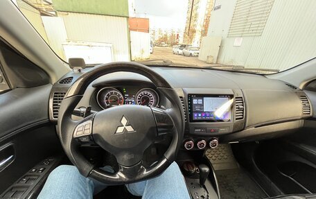 Mitsubishi Outlander III рестайлинг 3, 2010 год, 1 540 000 рублей, 8 фотография