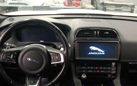 Jaguar F-Pace, 2017 год, 2 797 600 рублей, 5 фотография