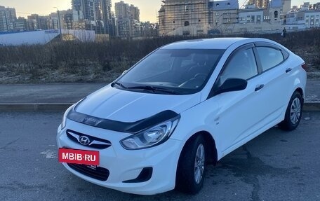 Hyundai Solaris II рестайлинг, 2014 год, 680 000 рублей, 2 фотография