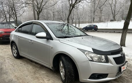 Chevrolet Cruze II, 2010 год, 720 000 рублей, 2 фотография