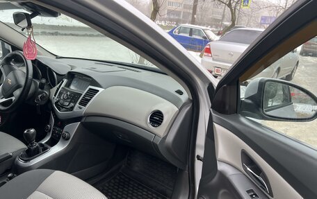 Chevrolet Cruze II, 2010 год, 720 000 рублей, 9 фотография