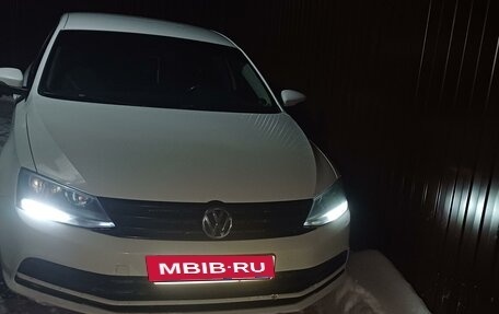 Volkswagen Jetta VI, 2015 год, 1 120 000 рублей, 2 фотография