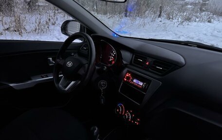 KIA Rio III рестайлинг, 2015 год, 950 000 рублей, 9 фотография