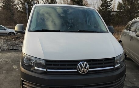 Volkswagen Transporter T5 рестайлинг, 2015 год, 2 350 000 рублей, 4 фотография