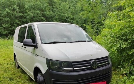 Volkswagen Transporter T5 рестайлинг, 2015 год, 2 350 000 рублей, 2 фотография