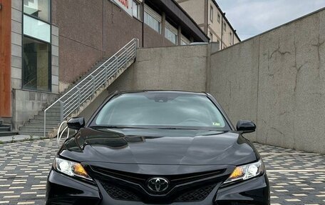 Toyota Camry, 2019 год, 2 250 000 рублей, 2 фотография