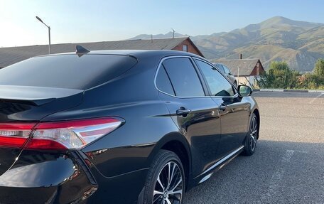 Toyota Camry, 2019 год, 2 250 000 рублей, 4 фотография