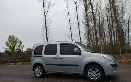 Renault Kangoo II рестайлинг, 2011 год, 920 000 рублей, 4 фотография