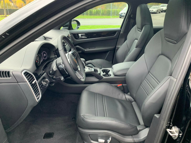 Porsche Cayenne GTS, 2021 год, 29 800 000 рублей, 25 фотография
