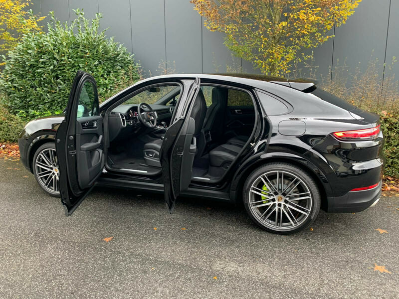 Porsche Cayenne GTS, 2021 год, 29 800 000 рублей, 4 фотография