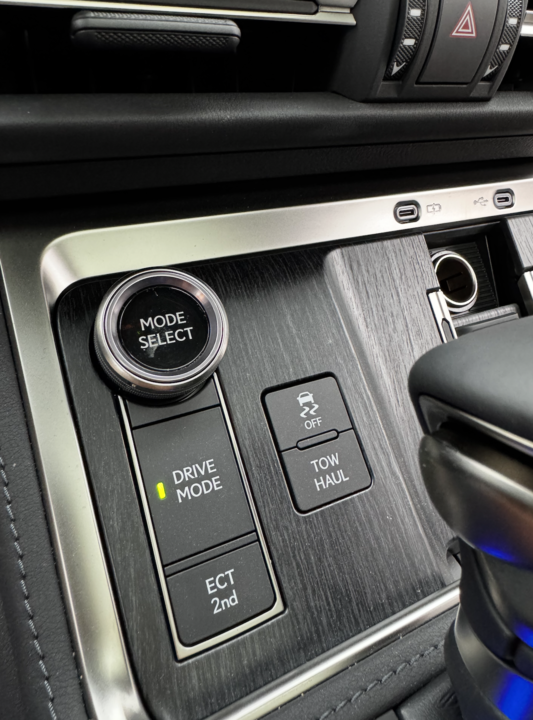 Lexus GX II рестайлинг 2, 2024 год, 15 000 000 рублей, 13 фотография