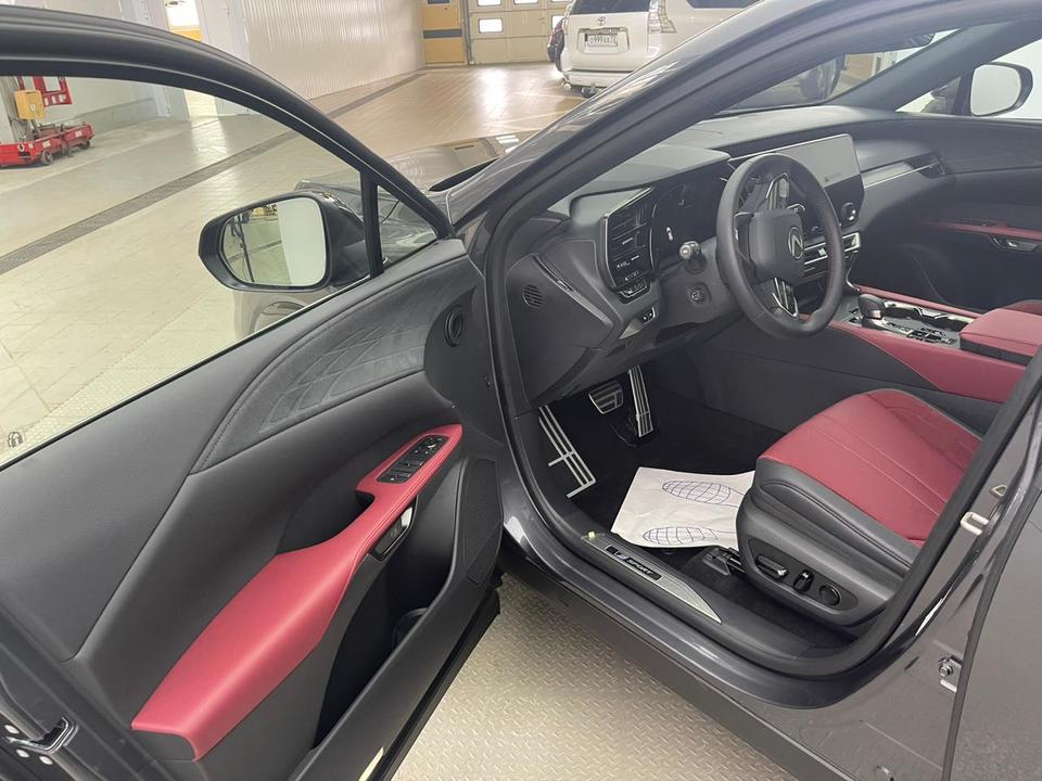 Lexus RX IV рестайлинг, 2024 год, 10 200 000 рублей, 4 фотография