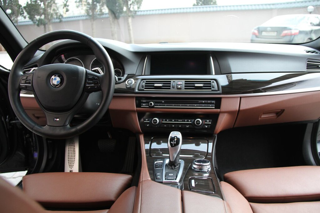 BMW 5 серия F10, F11, F07 рестайлинг, 2013 год, 560 000 рублей, 6 фотография