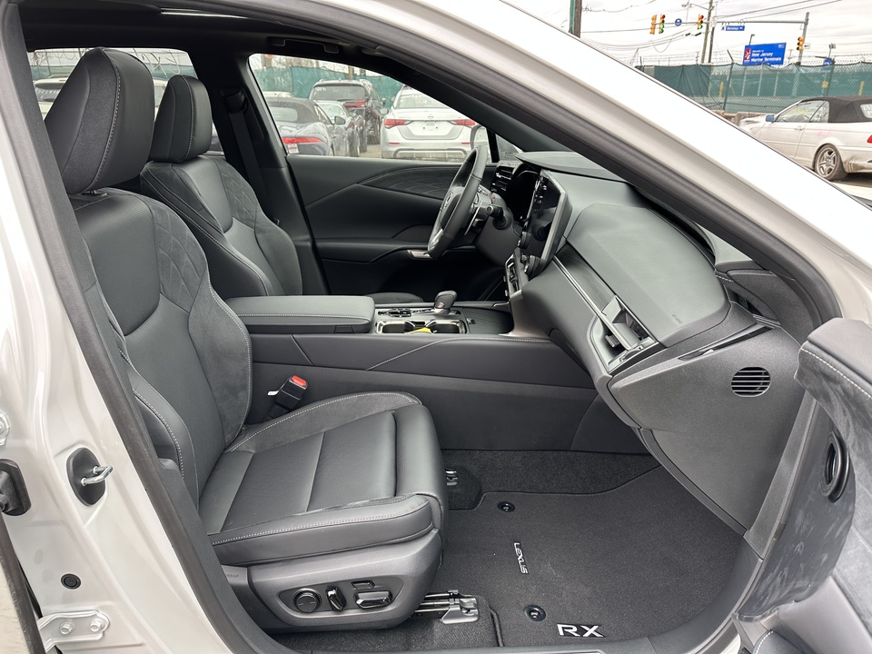 Lexus RX IV рестайлинг, 2024 год, 9 600 000 рублей, 4 фотография