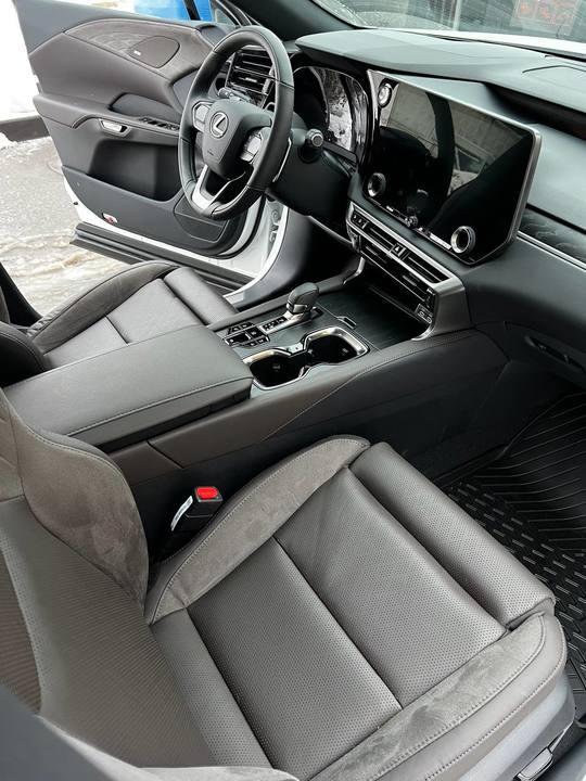 Lexus RX IV рестайлинг, 2024 год, 9 800 000 рублей, 19 фотография