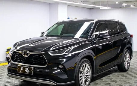 Toyota Highlander, 2022 год, 4 150 000 рублей, 1 фотография