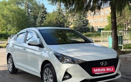 Hyundai Solaris II рестайлинг, 2020 год, 1 590 000 рублей, 3 фотография