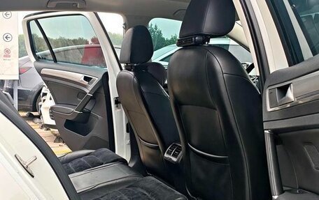 Volkswagen Golf VII, 2018 год, 1 600 887 рублей, 14 фотография