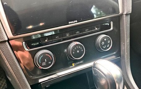 Volkswagen Golf VII, 2018 год, 1 600 887 рублей, 13 фотография