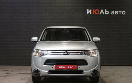 Mitsubishi Outlander III рестайлинг 3, 2014 год, 1 480 000 рублей, 2 фотография