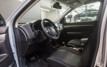 Mitsubishi Outlander III рестайлинг 3, 2014 год, 1 480 000 рублей, 7 фотография