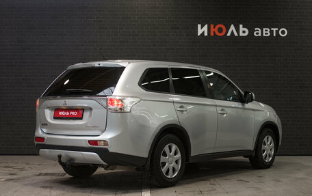 Mitsubishi Outlander III рестайлинг 3, 2014 год, 1 480 000 рублей, 6 фотография