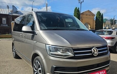 Volkswagen Multivan T6 рестайлинг, 2017 год, 3 990 000 рублей, 1 фотография