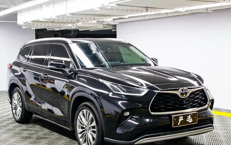 Toyota Highlander, 2022 год, 4 150 000 рублей, 3 фотография