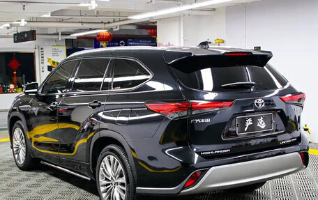 Toyota Highlander, 2022 год, 4 150 000 рублей, 24 фотография