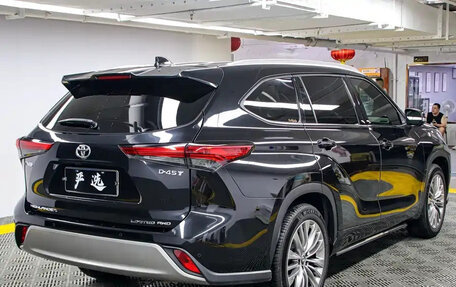 Toyota Highlander, 2022 год, 4 150 000 рублей, 26 фотография