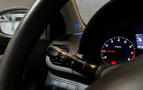 Hyundai Solaris II рестайлинг, 2011 год, 690 000 рублей, 17 фотография
