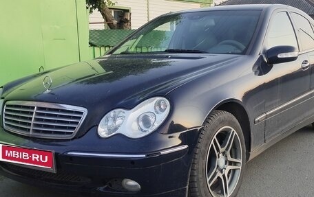 Mercedes-Benz C-Класс, 2003 год, 620 000 рублей, 1 фотография