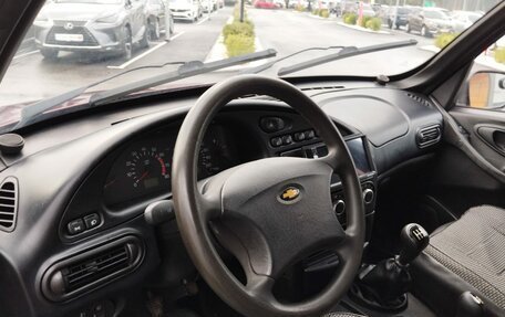 Chevrolet Niva I рестайлинг, 2005 год, 278 780 рублей, 2 фотография