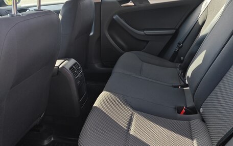 Volkswagen Jetta VI, 2012 год, 1 099 000 рублей, 8 фотография