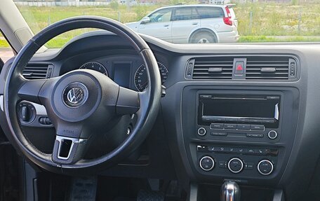 Volkswagen Jetta VI, 2012 год, 1 099 000 рублей, 10 фотография