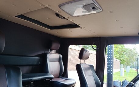 Toyota Mega Cruiser, 1997 год, 4 500 000 рублей, 7 фотография