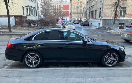 Mercedes-Benz E-Класс, 2020 год, 2 700 000 рублей, 3 фотография